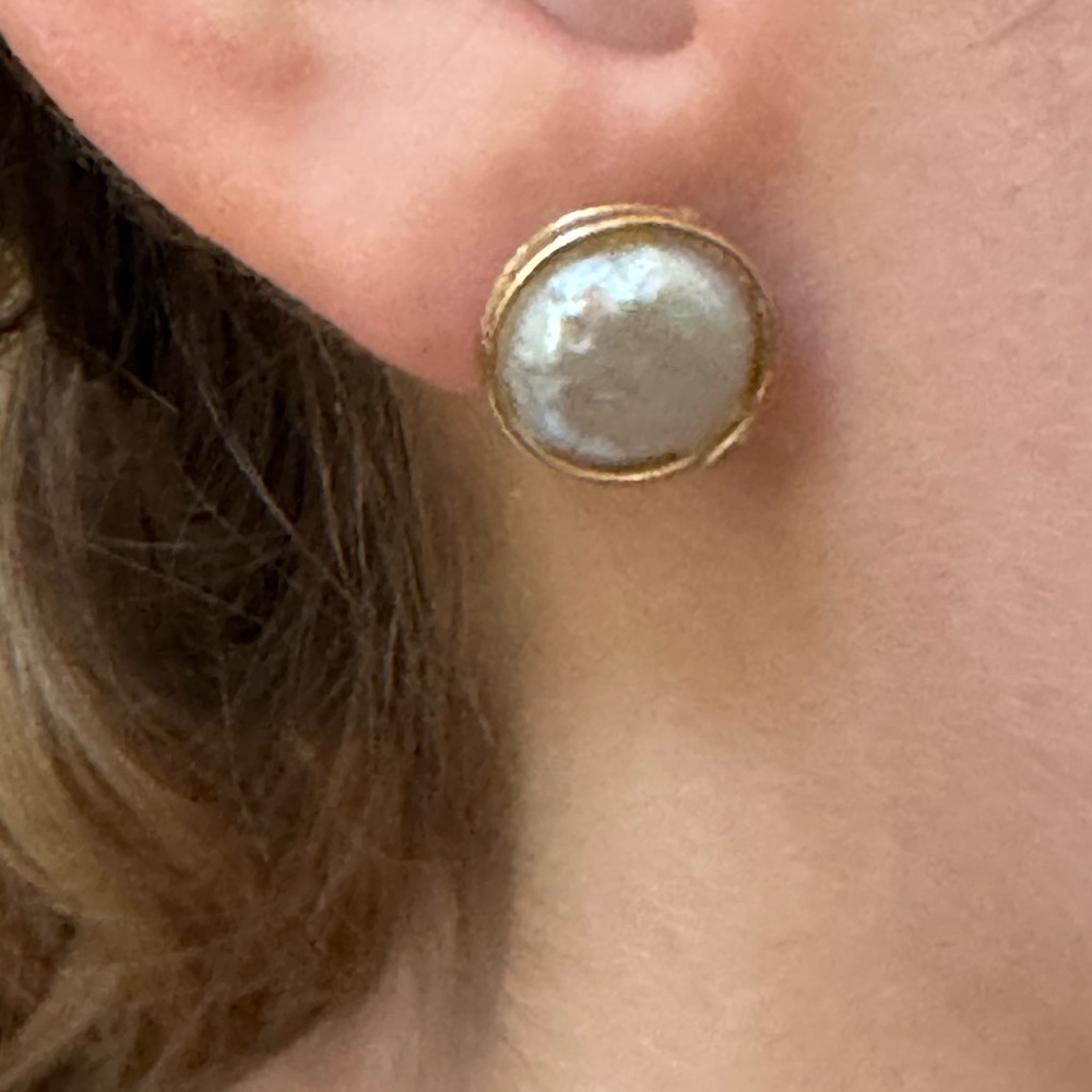 14k real solid gold freshwater Pearls earrings